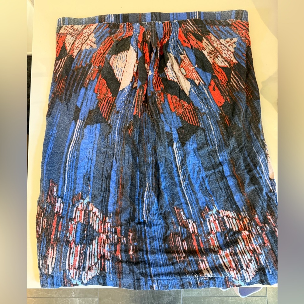Silence + Noise Blue and Red Abstract A-Line top